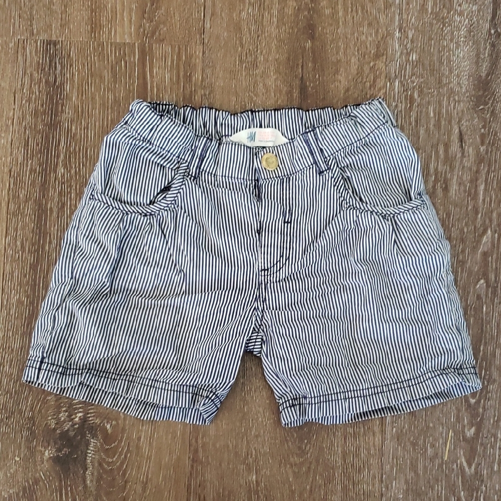 4/$20 H&M Kids Navy and White Striped Shorts, Girls Size 6-7